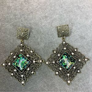 𝅺SQUARE brass tone filagree Crystal Rhinestone dangling earrings